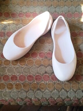 Girls Crocs Lightweight Blush Pink Slip-On Ballet Flats